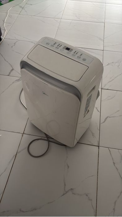 Моюильный кондиционер MIDEA