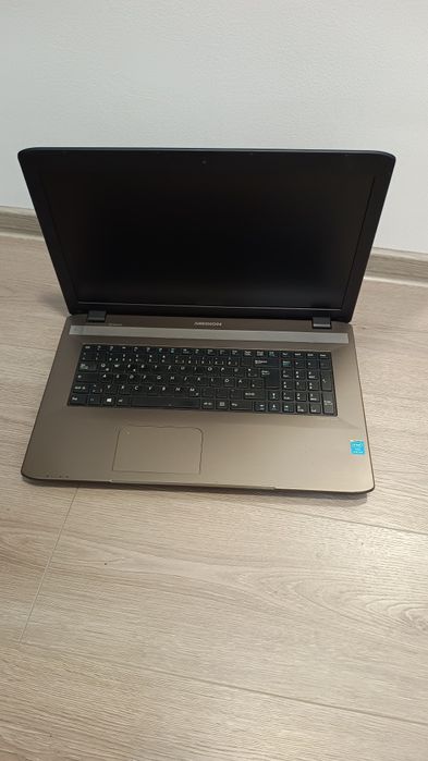 Lot 4 laptopuri funcționale dar incomplete