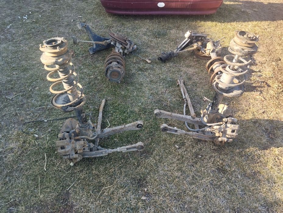 Запчасти продам на Мазда