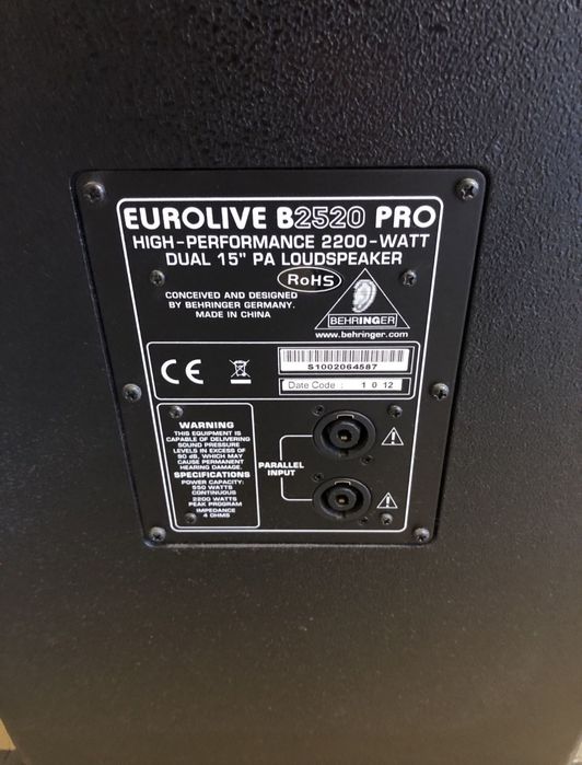 Vând doua boxe duble Behringer b2520 pro