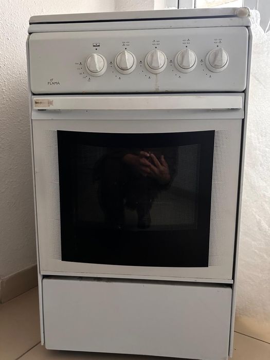 Газовая плита с духовкой