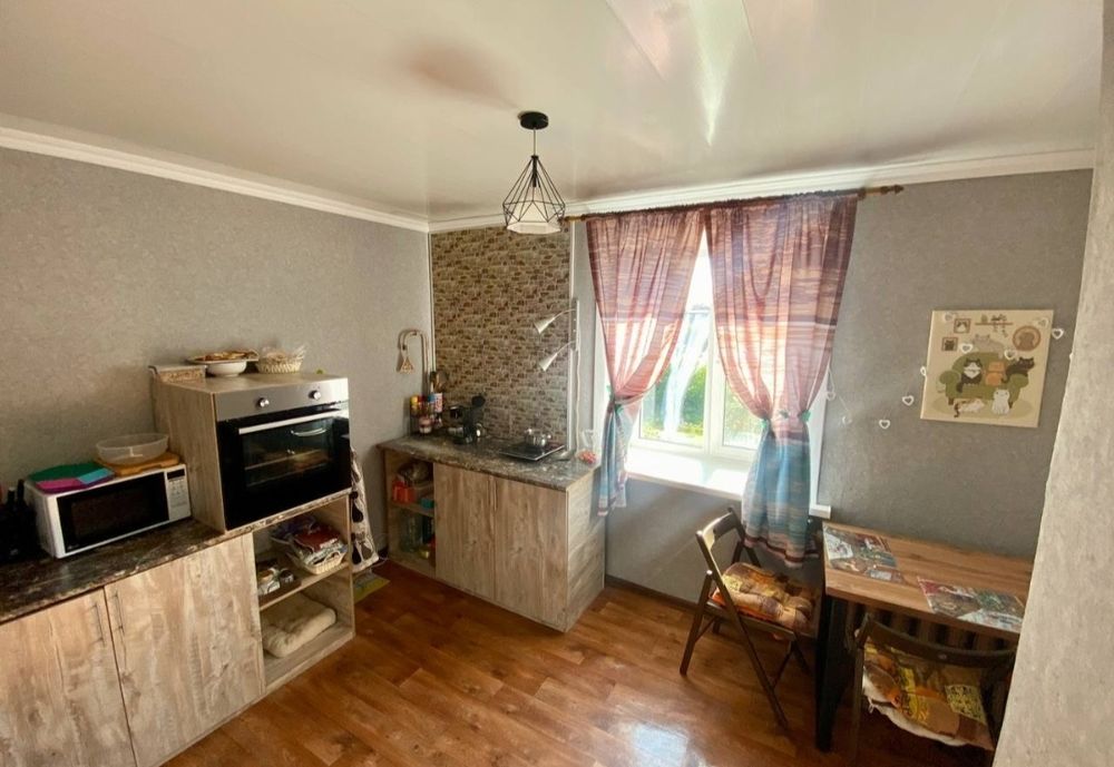 Продам 3 комн Бензострой