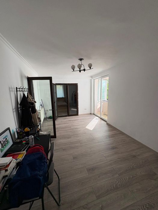 Inchiriez apartament in centru 2 camere semidecomandat