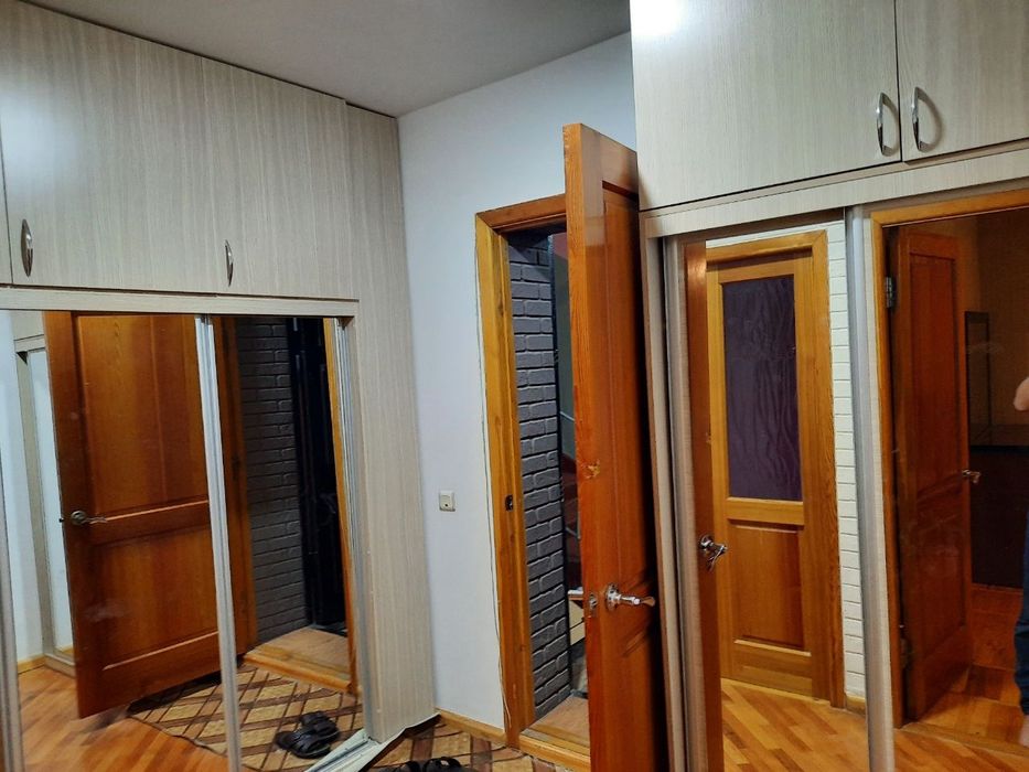 Талаба қизлар учун Чилонзор 8 кварталдан ижарага хонадон. 3 та қиз кк.