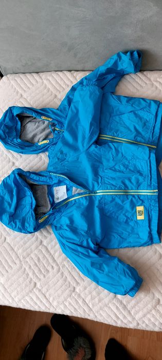 Продам куртки ветровки