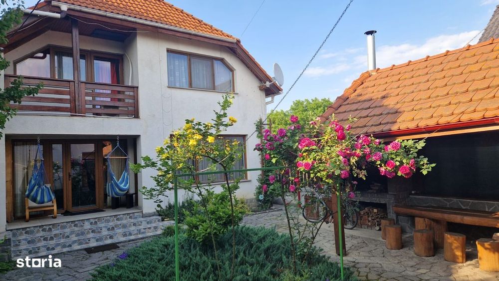 Proprietate versatilă, mobilată, utilată - 260 m² utili + 730 m² curte