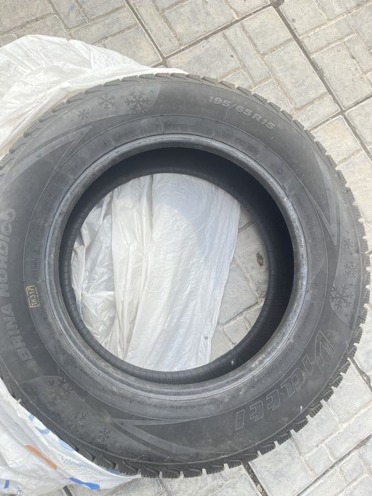Продам шины зимние шипованные