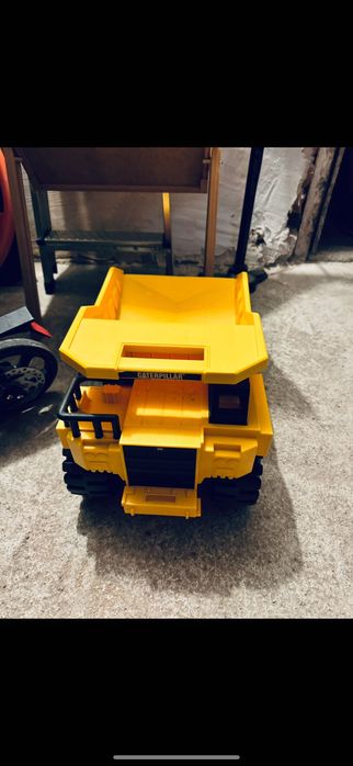 Детски камион CAT *Намален*