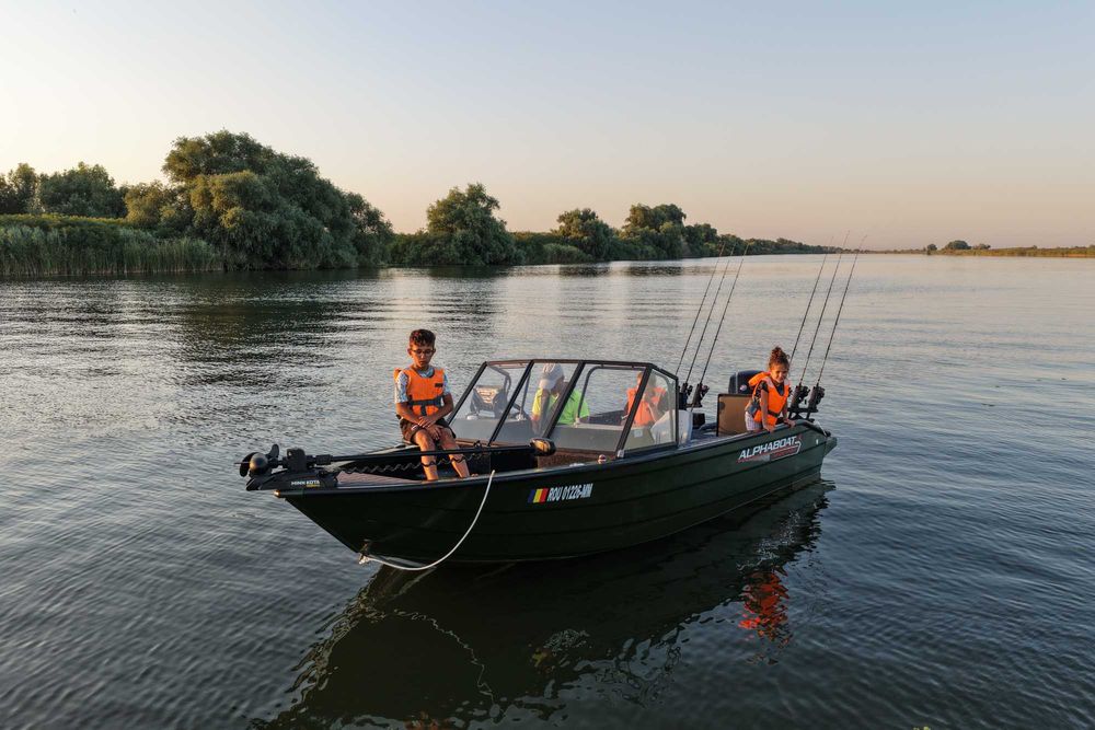 Barca Aluminiu Alphaboat M580