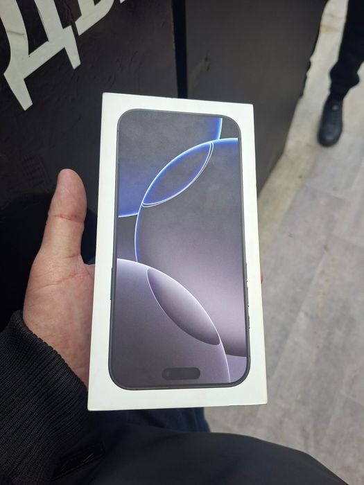 Продам IPhone 16 pro max 256gb