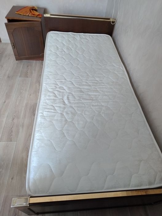 Кровать полуторка