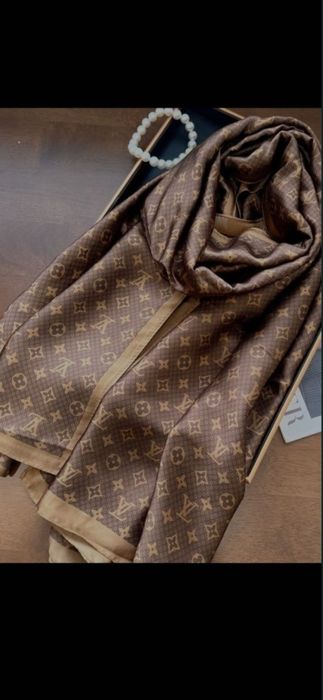 Eșarfă Gucci, Vuitton,  model 2026, 100% mătase, 180x90cm, preț fix