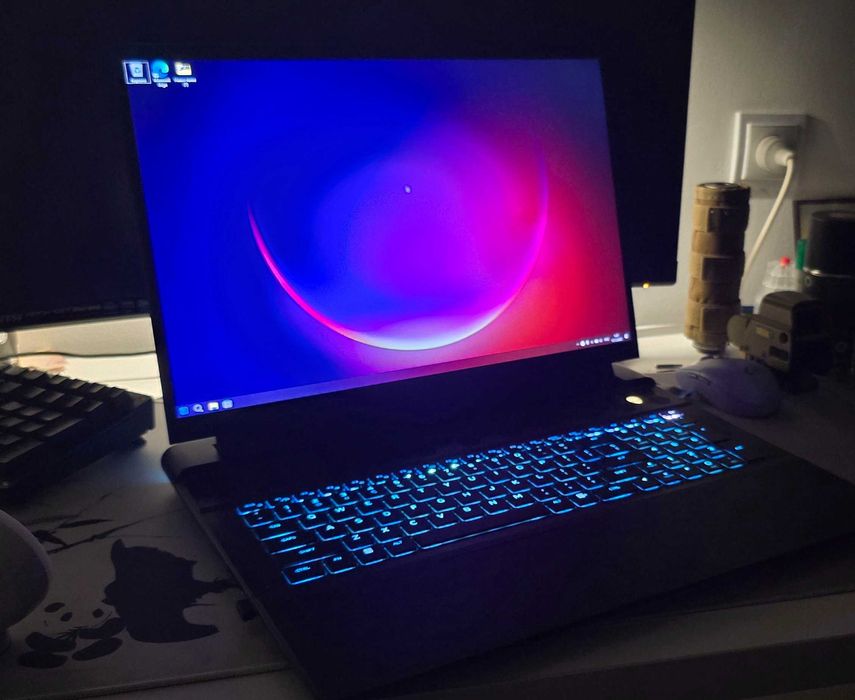 Dell Alienware m18 R1 (AMD)