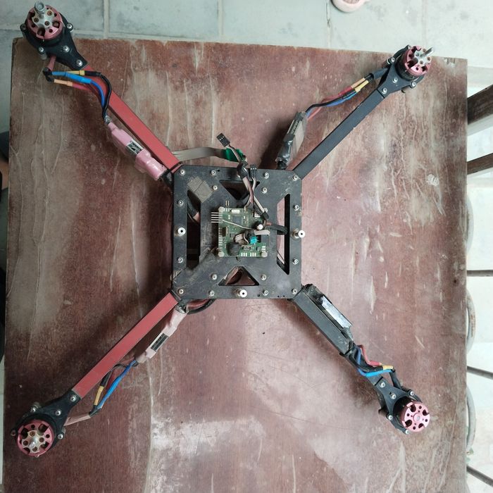 Продам дрон fantom 3 в рабочем состоянии в подарок отдам запчасти