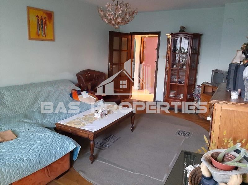 3-стаен в София-Фондови Жилища площ 96