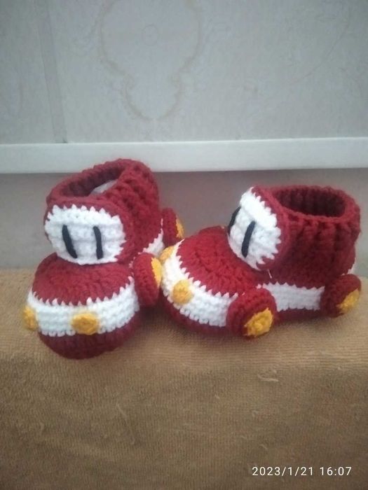 Пинетки детские комфортные и куколки вязанные