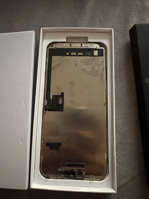 Дисплей оригинал iphone 16/15 pro max