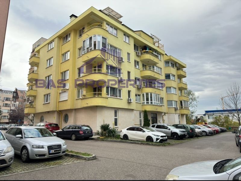 Продава се Двустаен апартамент в София, Младост 1А - 90 кв.м за 2545 €/кв.м - Снимка #12