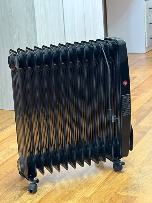 Масляный обогреватель, радиатор. Geepas