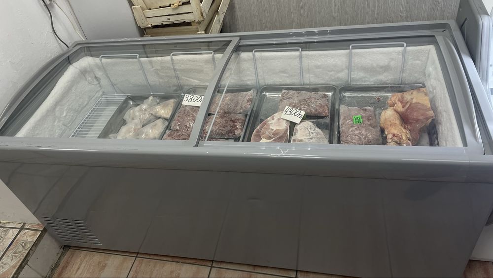 Продам холодильник , морозильники под ветрину, мясо резка , кондиционе