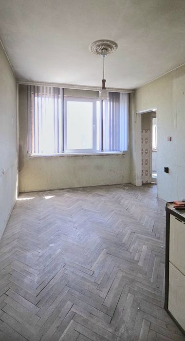 Четиристаен тухлен апартамент с гараж в Горна Оряховица