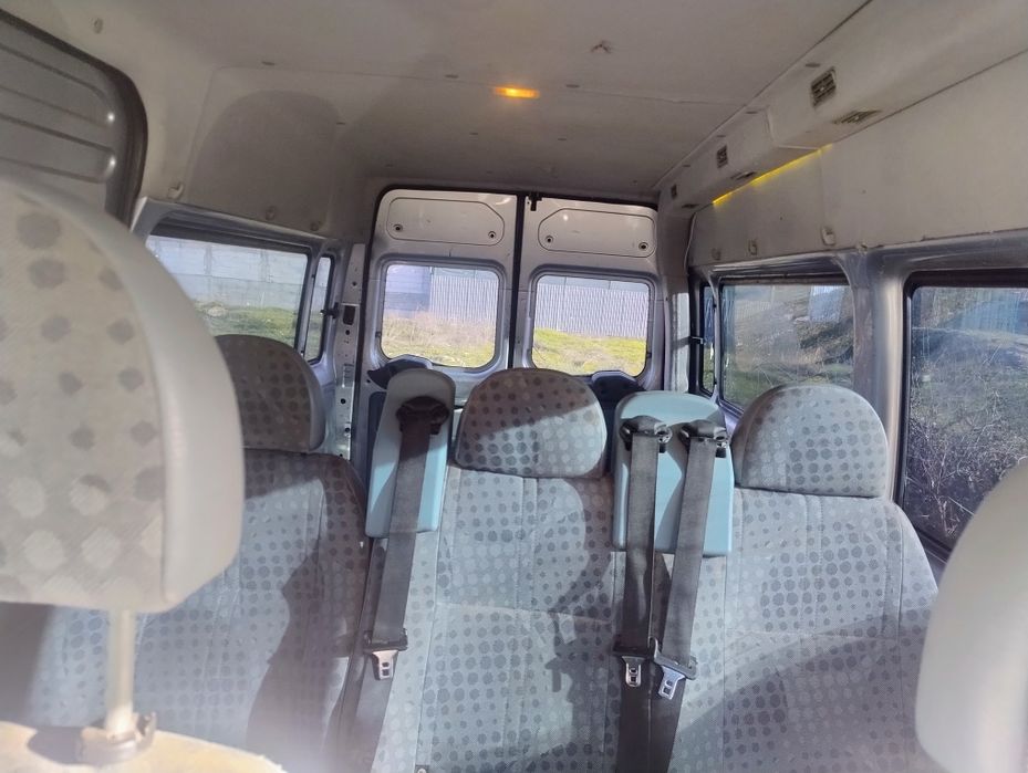 Vând Ford Tranzit 8+1 an fab 2011