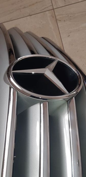 W245 решетка с емблема Мерцедес Б класа 2005-2008