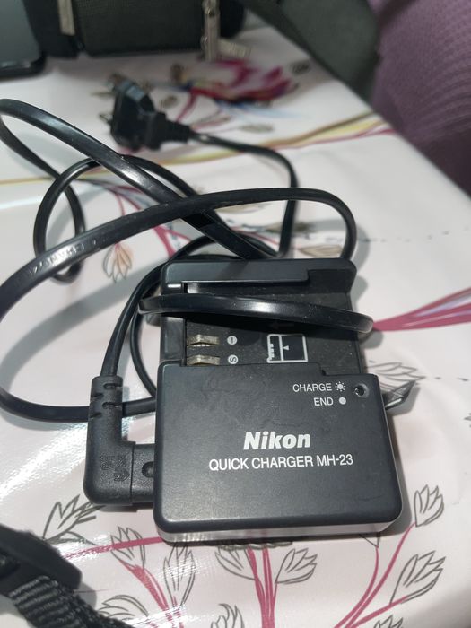 Nikon D40 + Nikon 18-55mm - SH5739-1