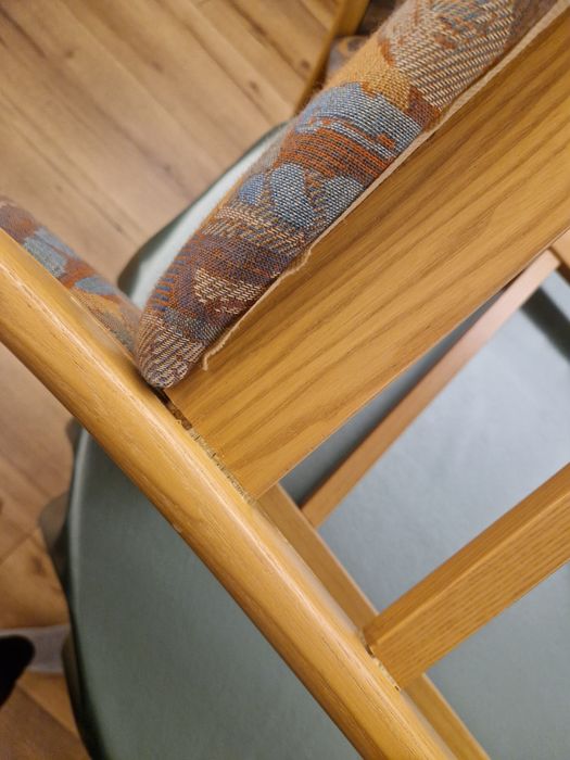 Дървени трапезни столове