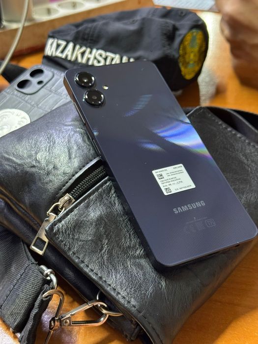 Самсунг А06 почти новая