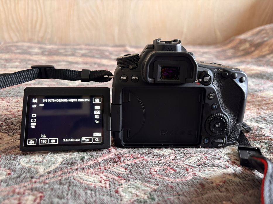 Canon eos 80D на гарантии