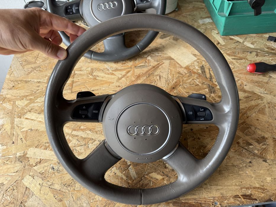 Волан за Audi A8 2005/2010г