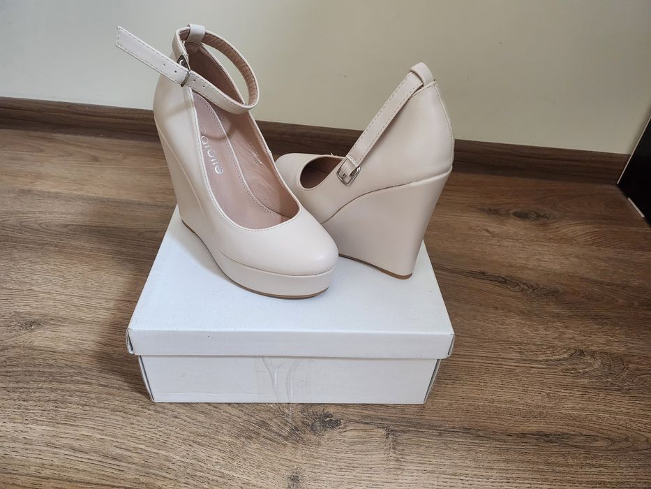 Чисто нови обувки