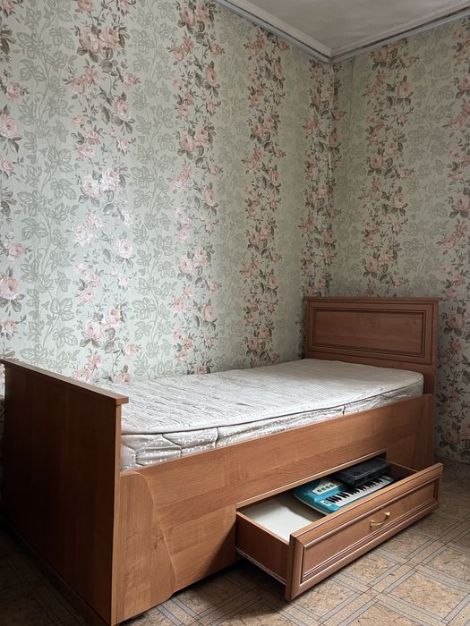 Продам кровати односпальные