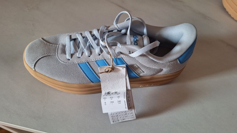 Vând adidași Adidas Vl court