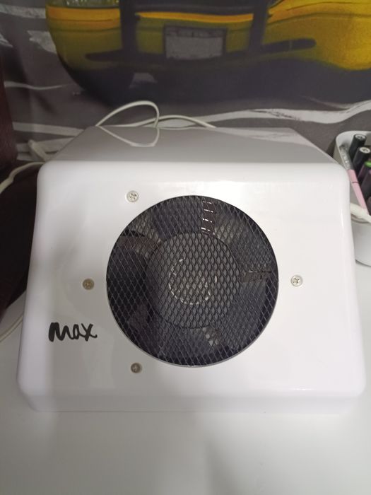 Продам пылесос для маникюра