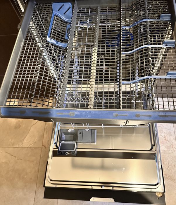 Masina de spalat vase Electrolux mare