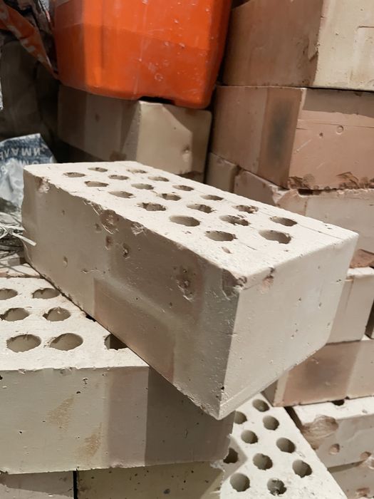 Продам строительные кирпичи