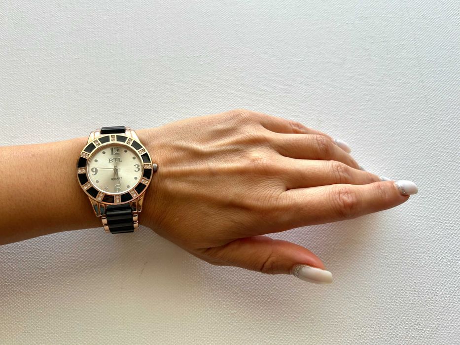 Стилен дамски часовник