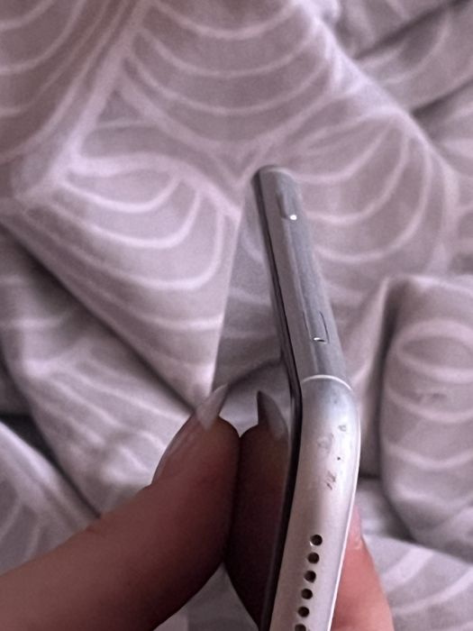 iPhone XR 64GB бял