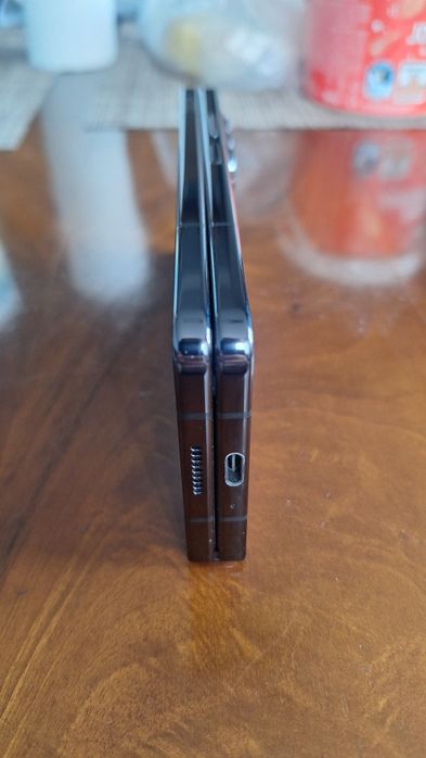 Galaxy Z Fold 5 256GB + 2 кейса