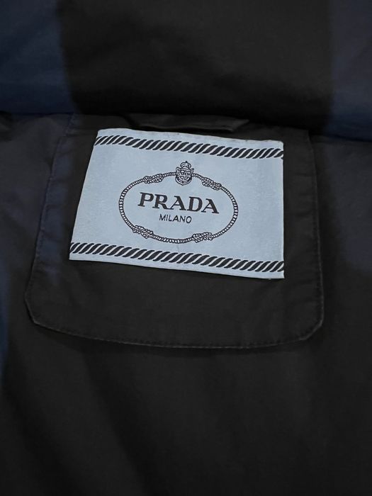 Prada пухен елек оригинал