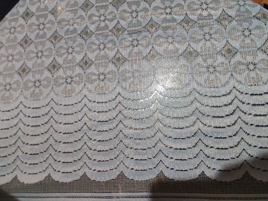 Покрывало и 2 тюли отдам за Барни