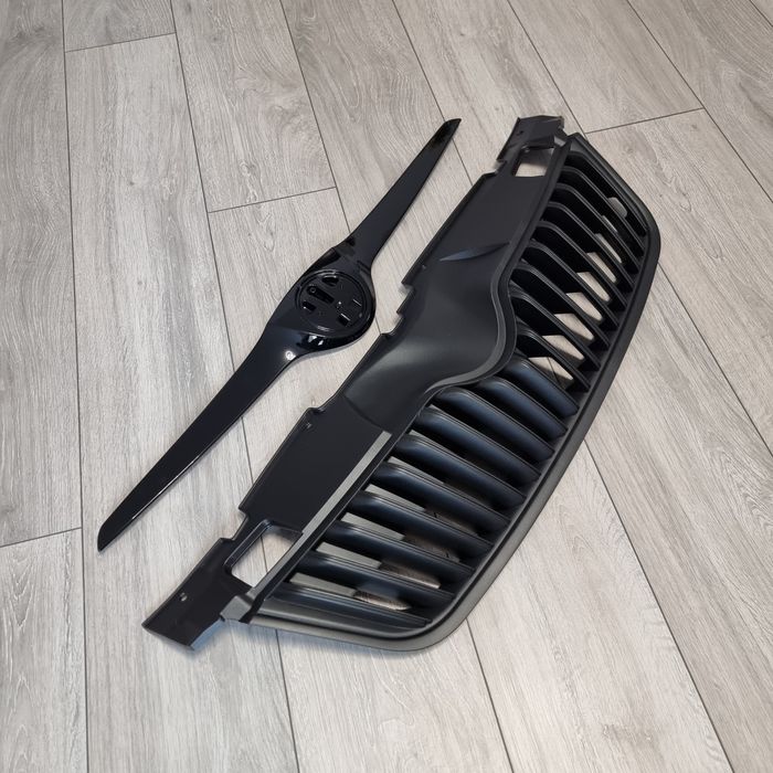 Grila bara fata / radiator / capota Skoda Fabia 2 Facelift 5J Roomster 2010-2014 #NOUA VRS SPORT NEAGRA