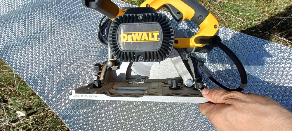 Circular cu plonjare Dewalt DWS 520 Nou