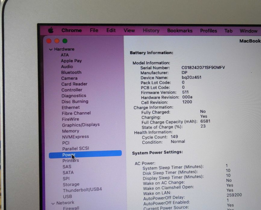 Vand laptop A1466 Macbook Air 2015 13 inch 4GB SSD 128GB baterie 8 ore astect ca nou
