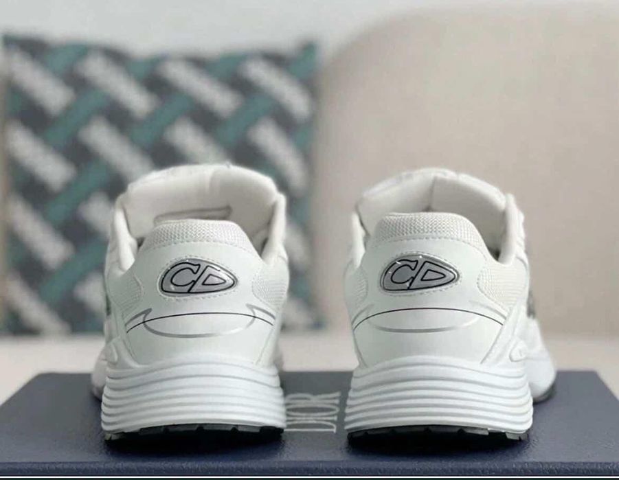 Dior b30.                    .