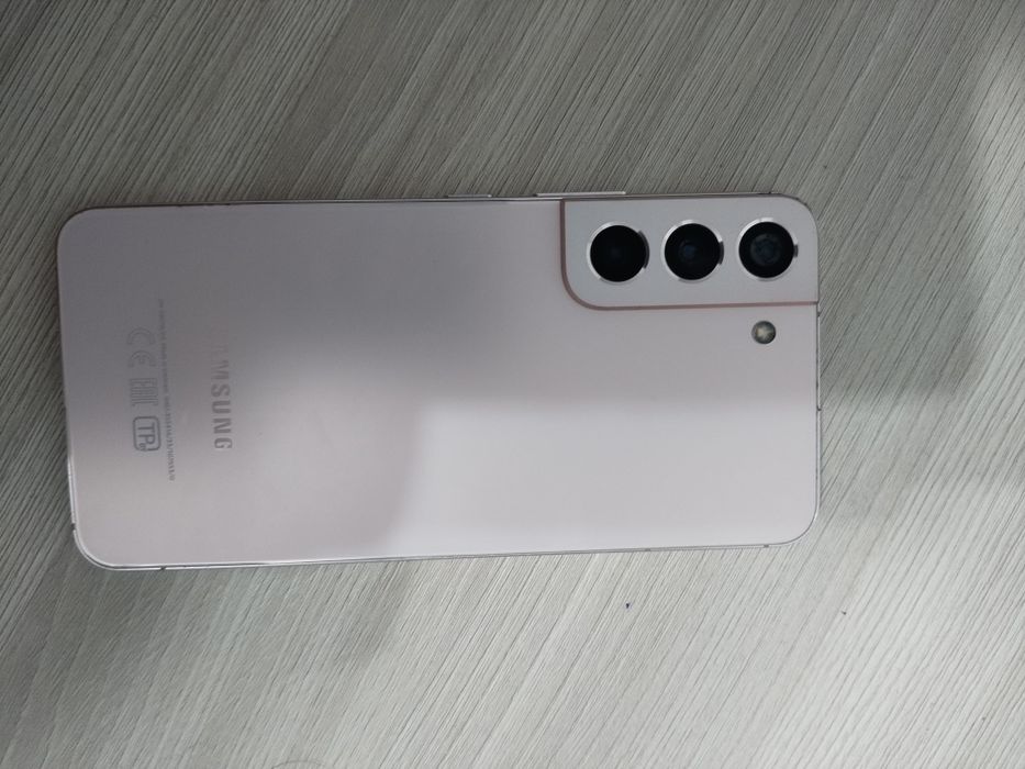 Samsung S22 8/128