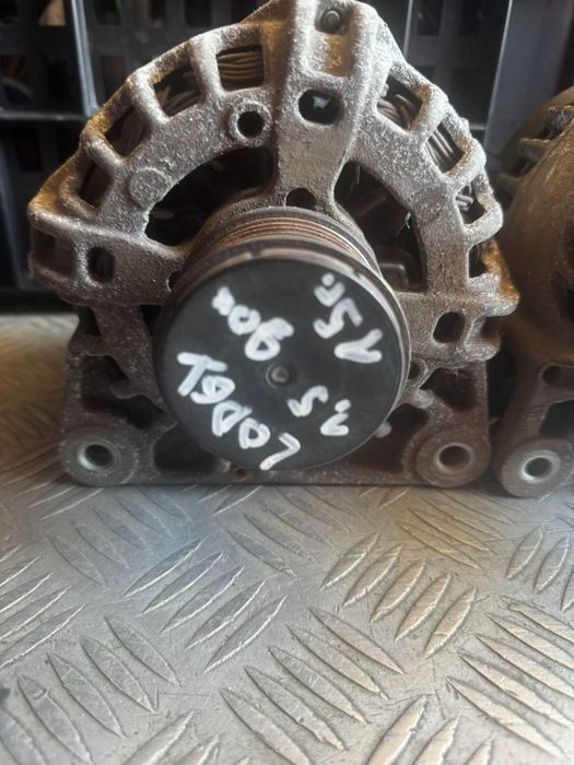 динамо за Dacia Lodgy 2015г. 1.5