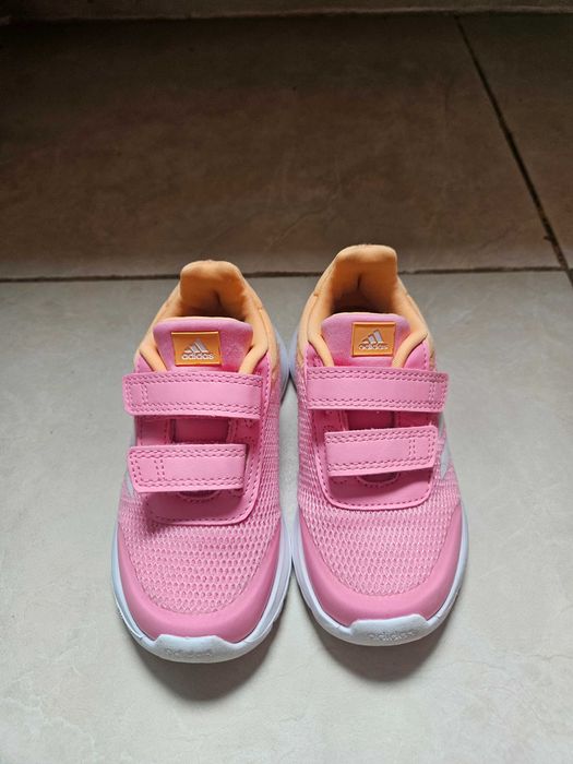 Vând adidasi adidas mărimea 25 copii.